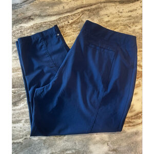 Women's Chico's Zenergy Navy Blue Capris US Size 14